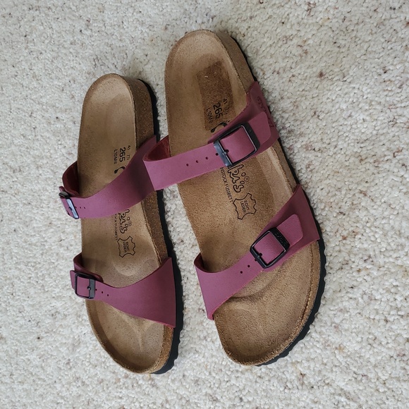 Sandals Flats By Birkenstock In Pink, Size: 38(7)